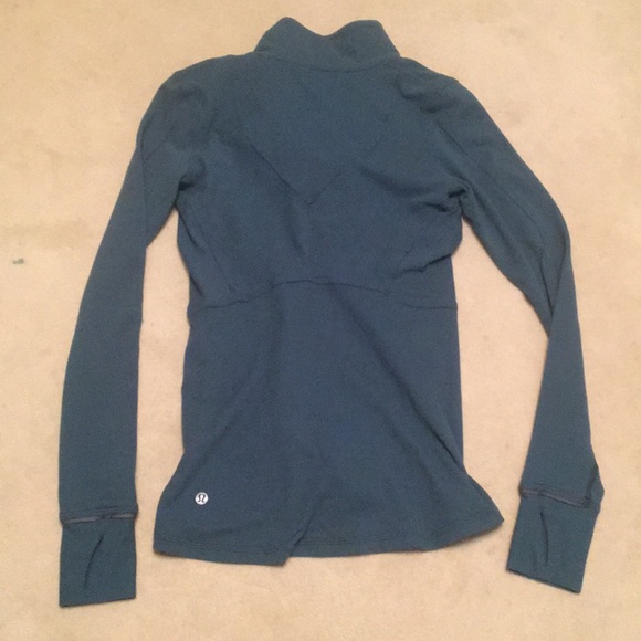 Lululemon Sports Cover-up - Picture 2 of 4